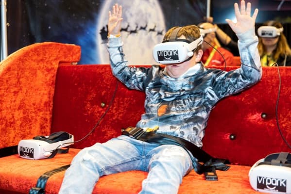 Santa's Sleigh VR Experience 7